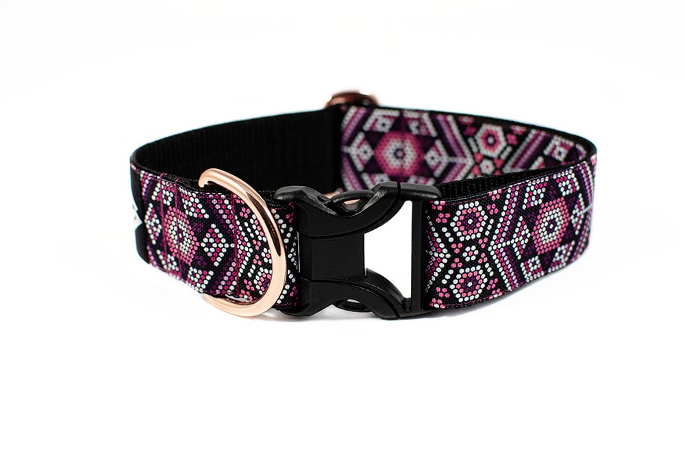 Pago - Plus Buckle Collar