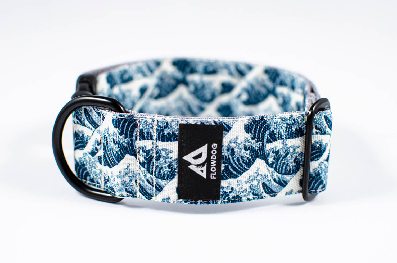 blue big wave dog collar with buckle