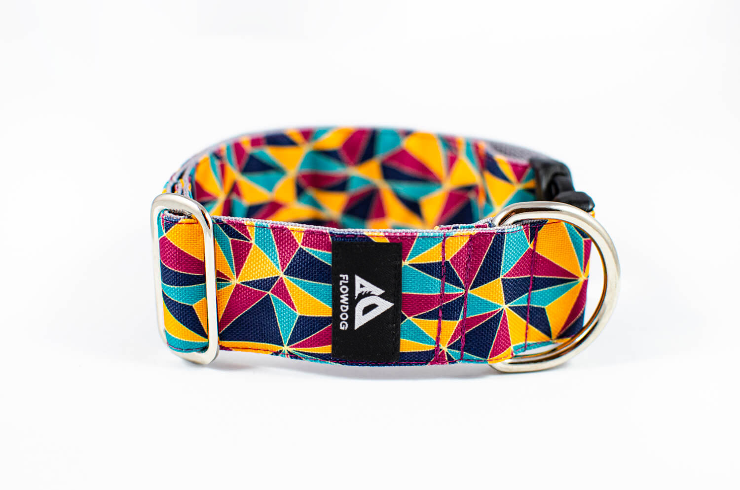 geometric dog collar with buckle