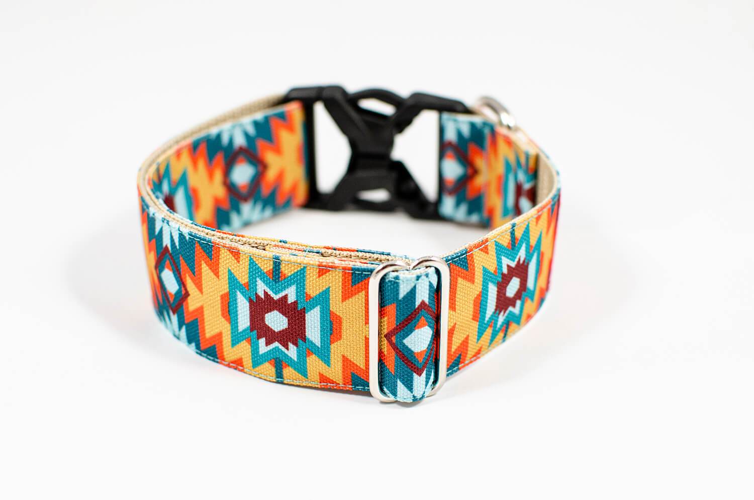 Azték mintás széles csatos kutya nyakörv - Cusco Flowdog nyakörv - Egyedi csatos nyakörvorange green western cusco dog collar with buckle